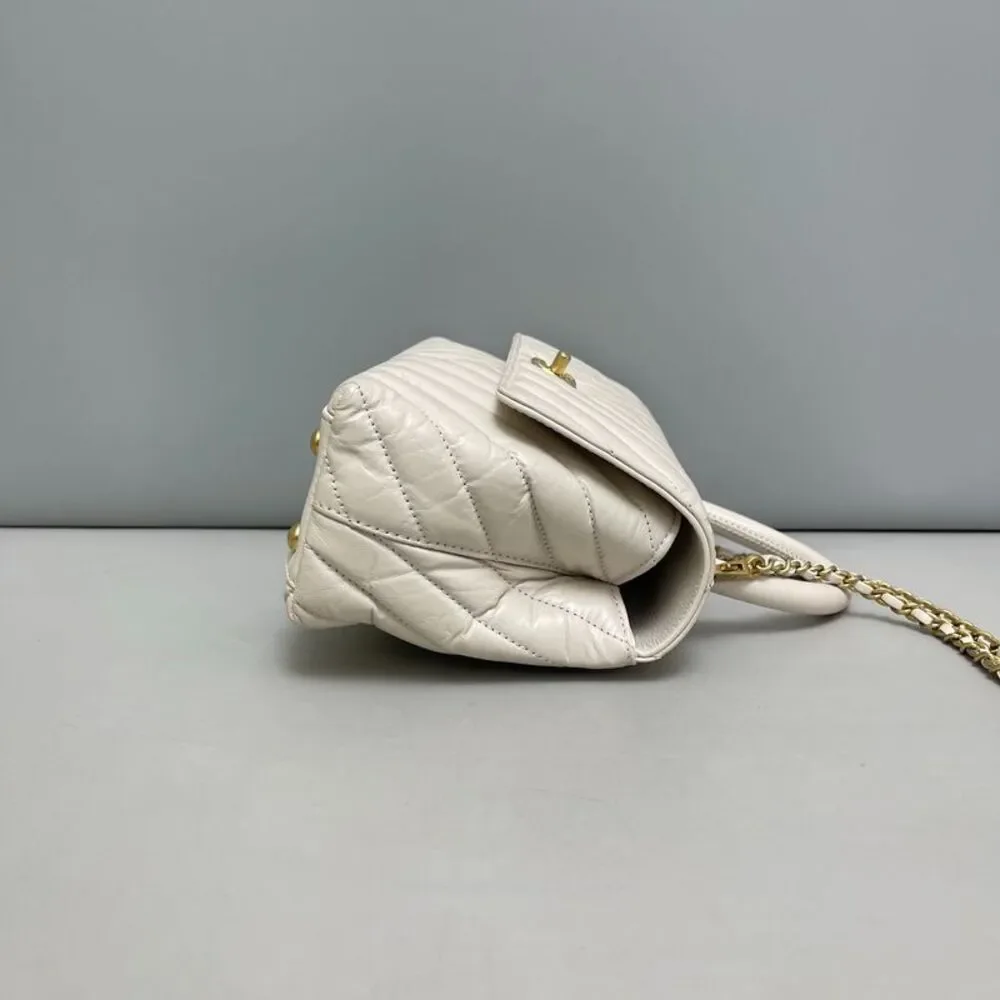 CHANEL brand color